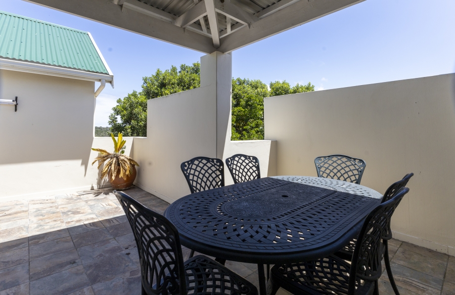 5 Bedroom Property for Sale in Kleinemonde Eastern Cape